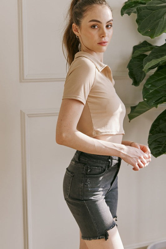 Eleganta damshorts med hög midja i svart, idealiska för semester och casual tillfällen med komfort.