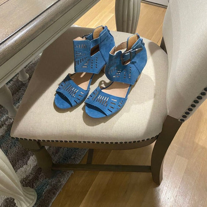 Dam slip-on stövlar som bärs. Bekväma vardagsskor med modekänsla och kvadratisk klack.