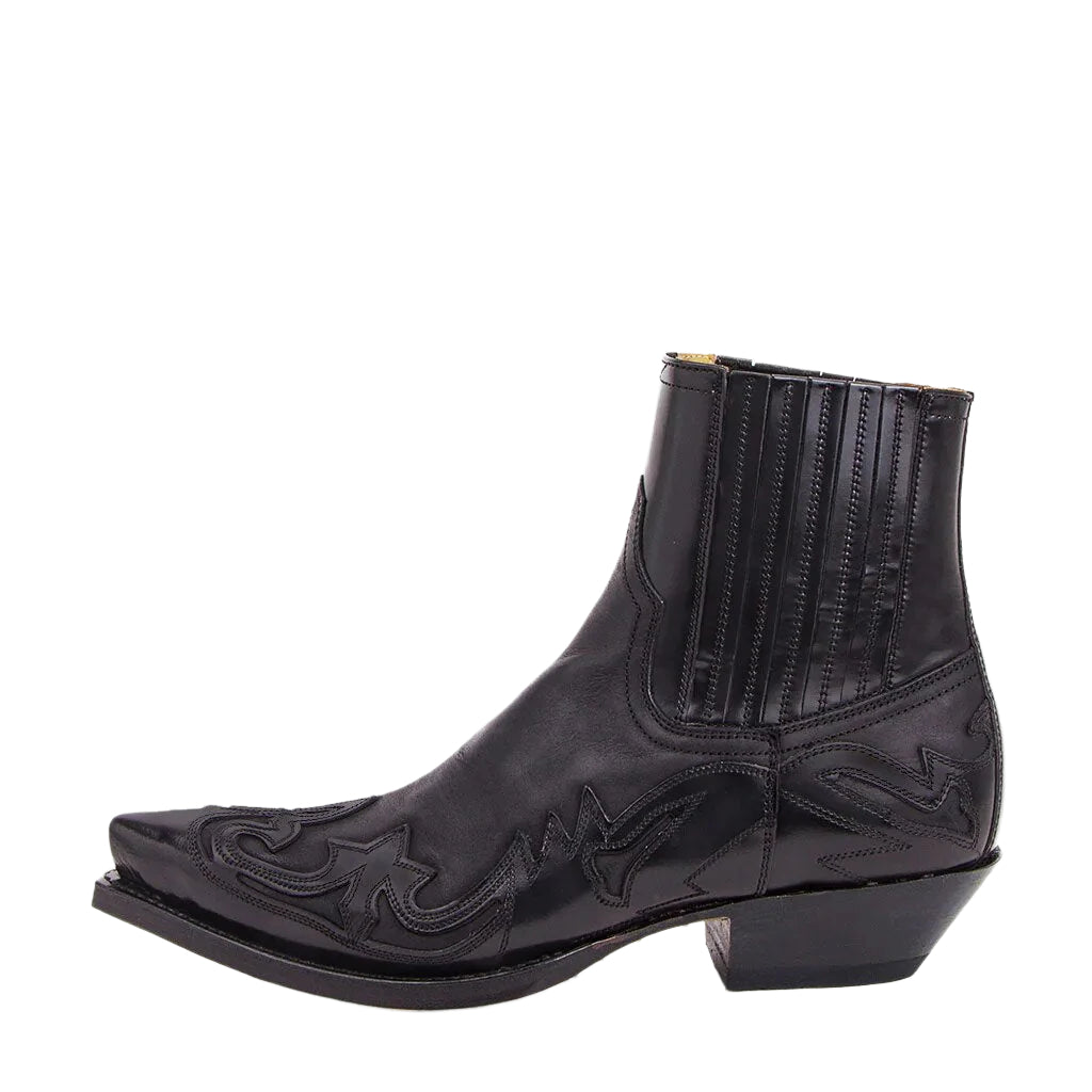 Svarta dam westernstövlar. Eleganta cowboystövlar för kvinnor, perfekta som trendiga vardagsstövlar.