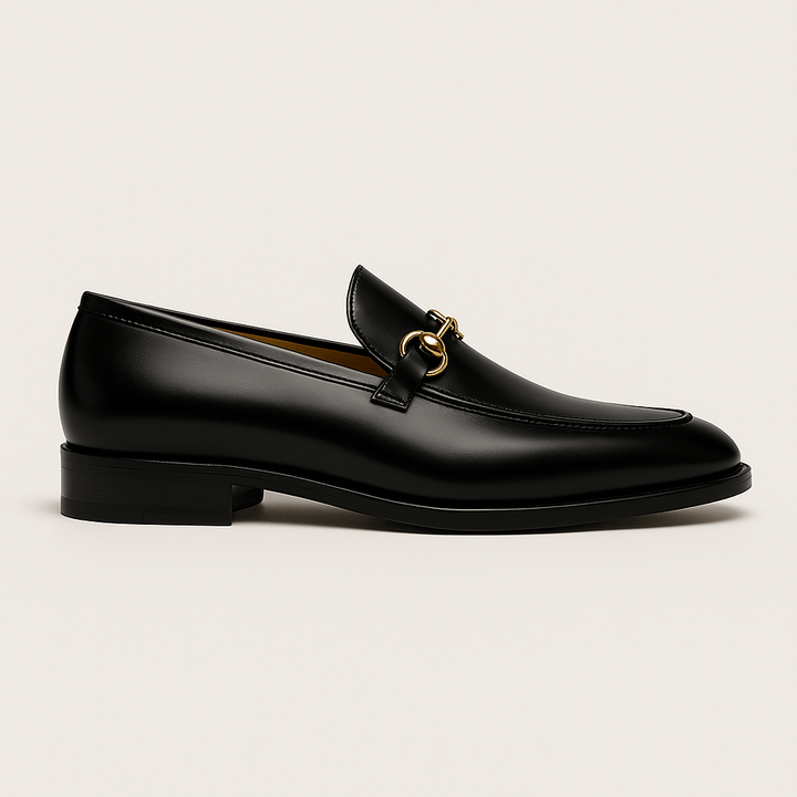 Mörkbruna bekväma herr loafers, slimmad design. Idealiska vår- och höstskor med klassisk känsla.