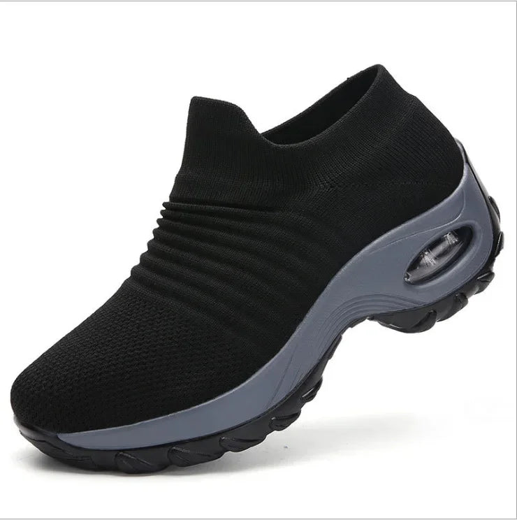 Rosa platåsneakers för dam, ideala vårskor. Trendiga & bekväma med hög sula för en fräsch, modern stil.