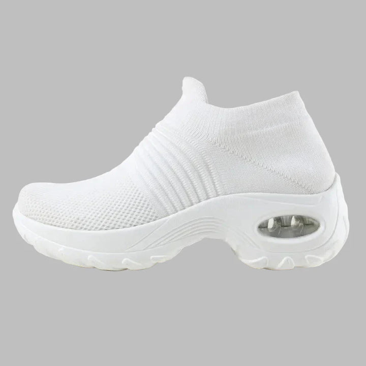 Vita platåsneakers för dam, perfekta för vår & sommar. Bekväma mode sneakers med höga sulor.