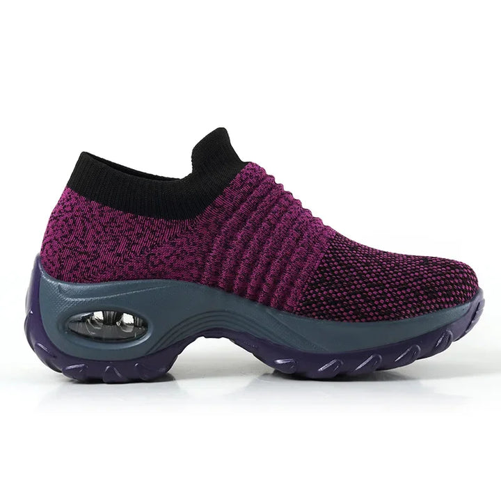 Komfortabla platåsneakers för kvinnor. Mångsidiga vardagsskor med trendig hög sula, perfekta för fritiden.