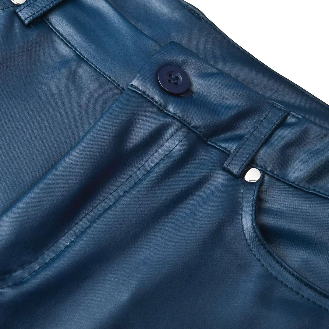 Mångsidiga svarta konstläderbyxor för damer, slim fit med hög midja för alla tillfällen.