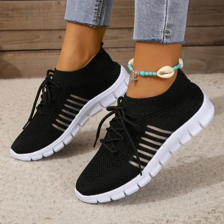 Lätta ergonomiska damsneakers i andningsbart material. Perfekta gymskor med optimal komfort för aktiva dagar.