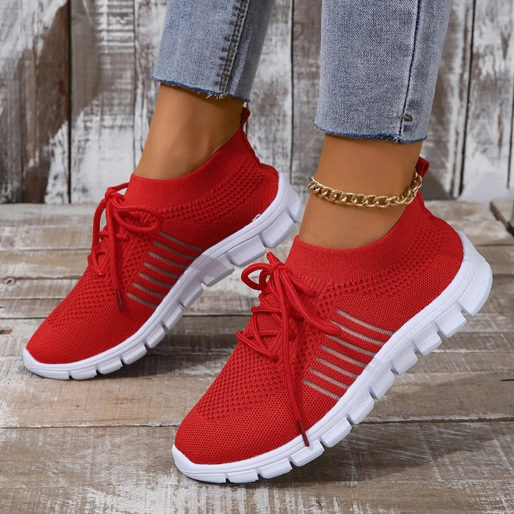 Moderna lätta sportiga damsneakers med stötdämpande sula. Komfortskor för sport och fritid.