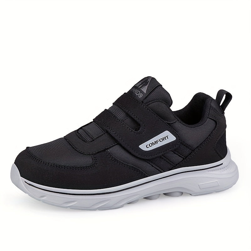 Stilrena loafers i unisex-modell med enkelt klittenband. Bekväma skor för varje dag.