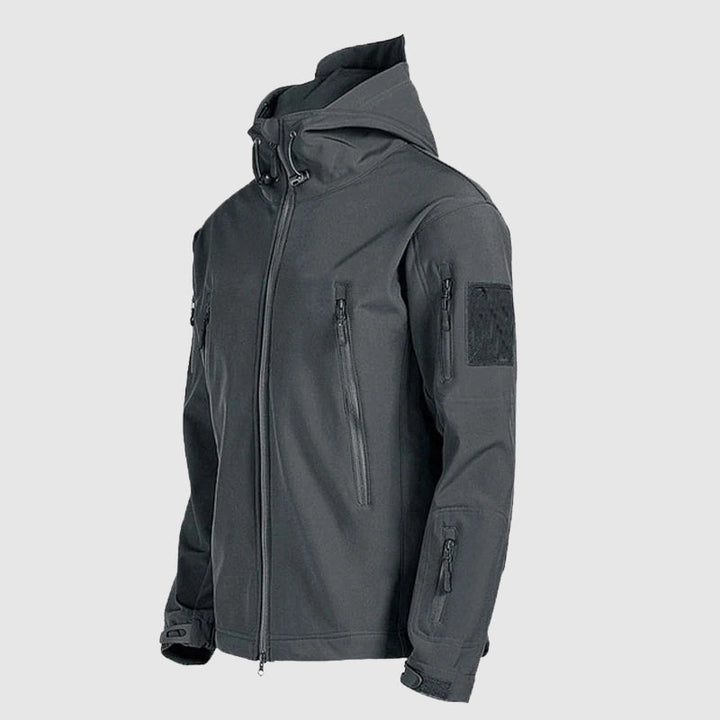 Vindtätt herrjacka och byxset, optimalt för friluftsliv och camping i alla väder. Taktisk design.