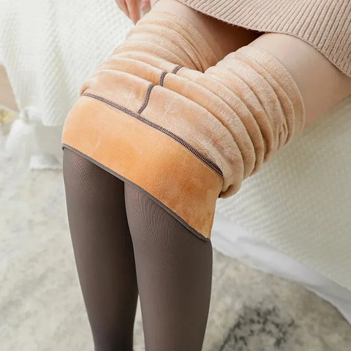 Tjocka, borstade termiska leggings för kvinnor, med mjuk insida för maximal värme och komfort under kalla månader.