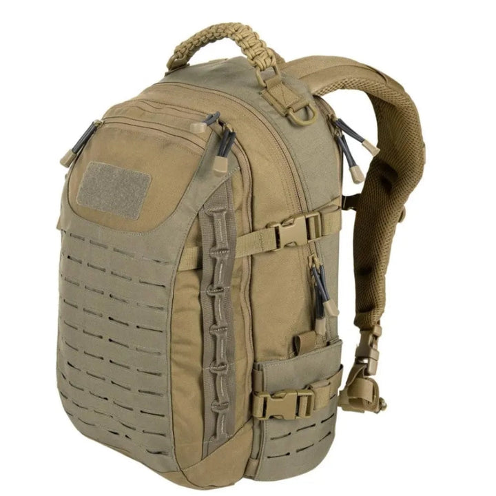 Vattentålig och robust TrailForce ryggsäck, unisex friluftsmodell för packning och taktiska äventyr.