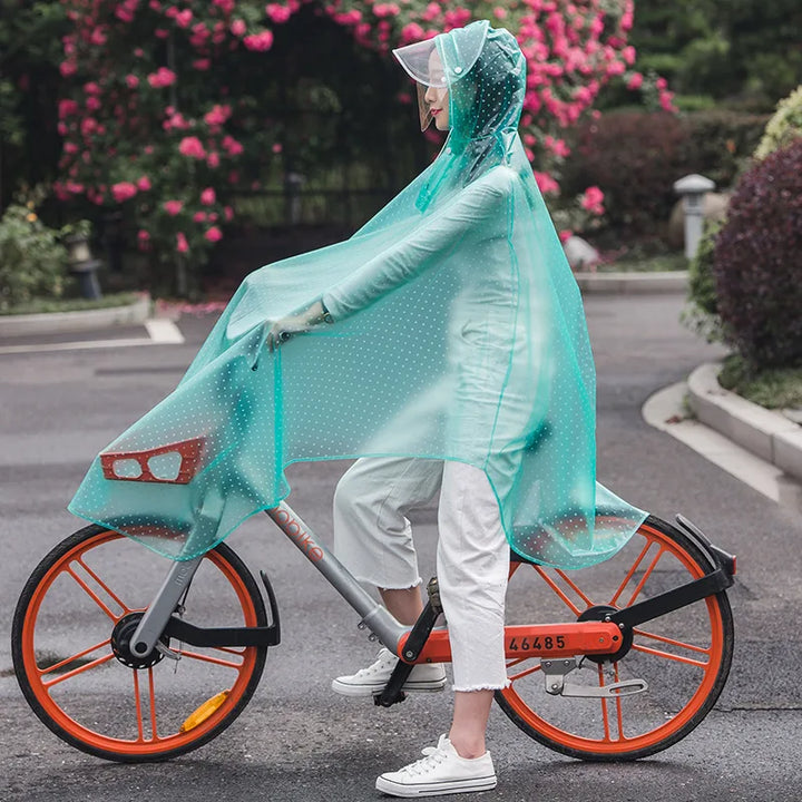 Håll dig torr med denna vind- och vattentäta regnponcho. Perfekt regnskydd för cykling, vandring och utomhusbruk.