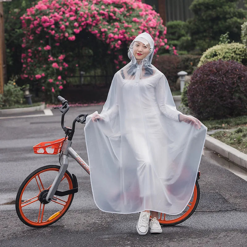 Optimal regnponcho för utomhusaktiviteter. Vattentät & vindskyddande poncho för cykel, motorcykel och vandring.