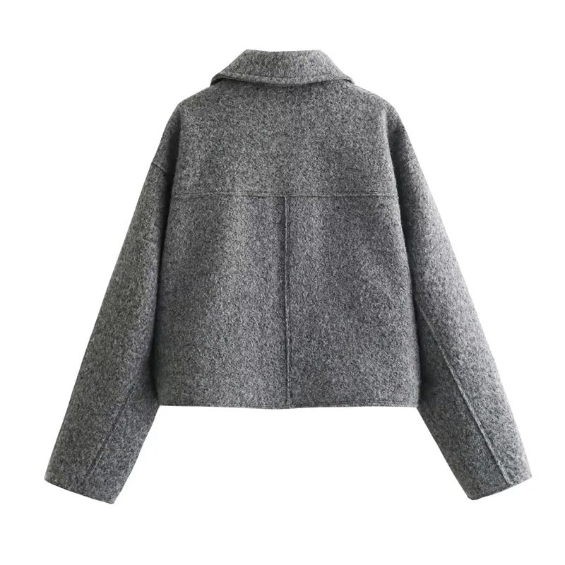 Varm & bekväm croppad damvinterjacka, perfekt för kalla dagar. Trendig stil som håller dig mysig och modern.