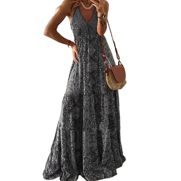 Trendig dam maxiklänning i boho-stil. Bekväm sommarklänning för fritid och strand.