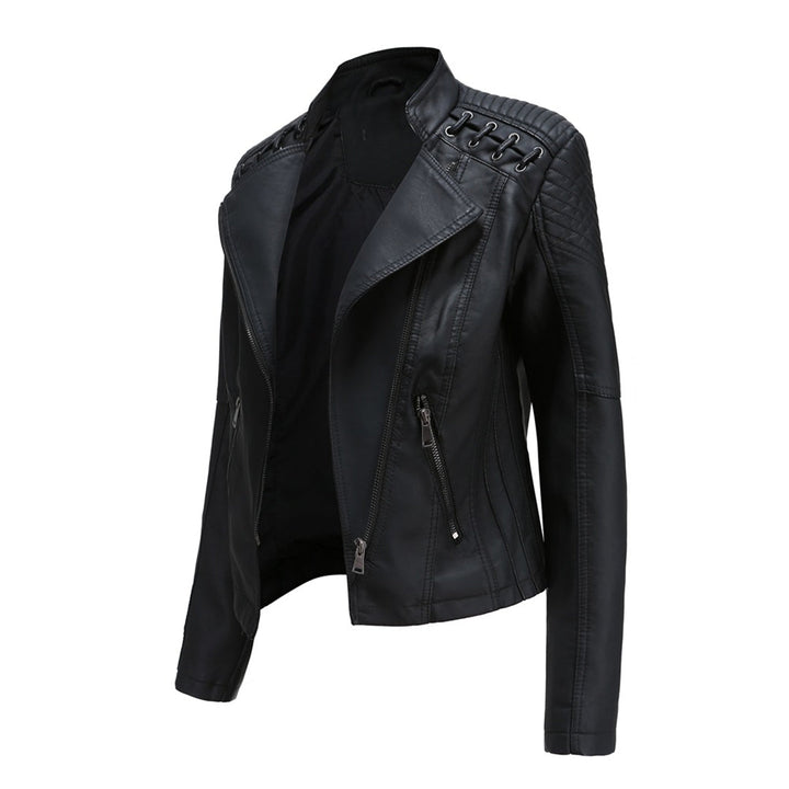 Modern figurnära damjacka med dragkedja. En trendig modejacka som utstrålar elegans och stil.