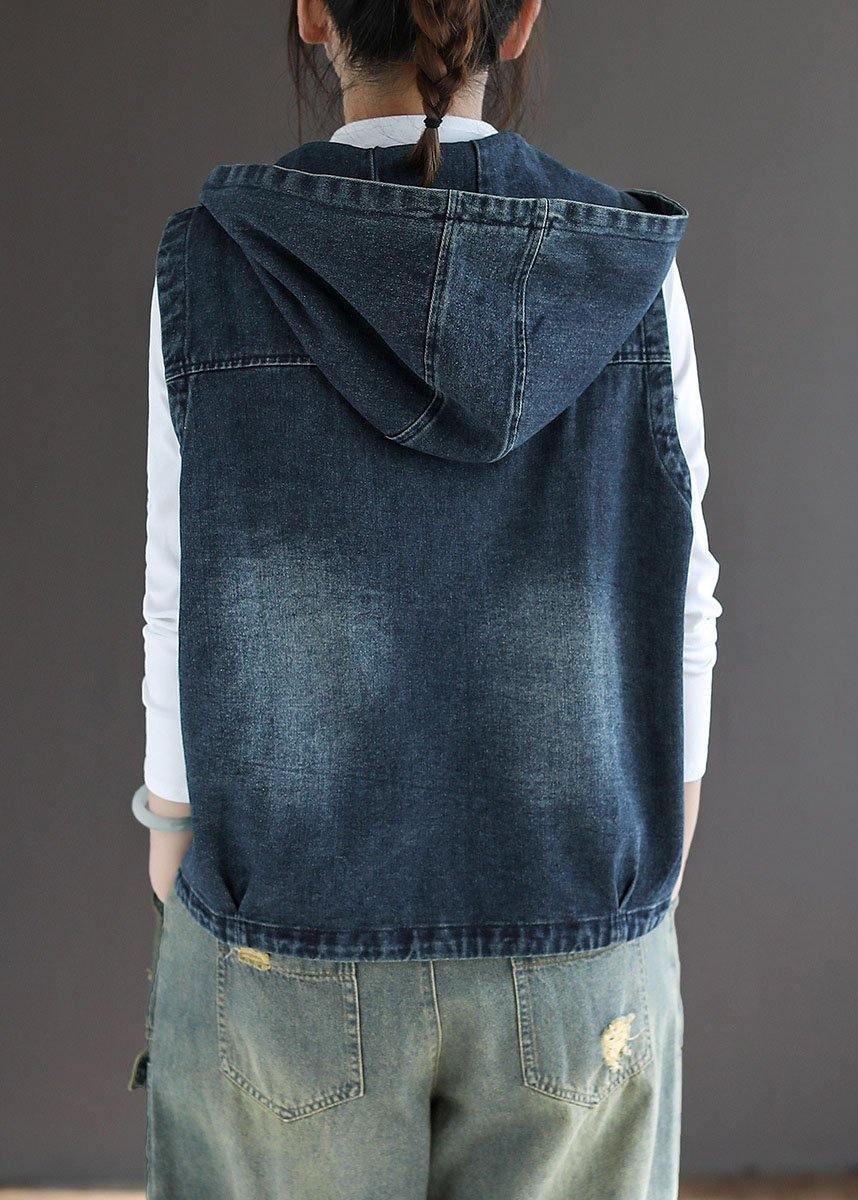 Mångsidig damväst i denimstil med dragkedjor. Ärmlös, avslappnad och trendig väst, perfekt för kvinnors höstmode.