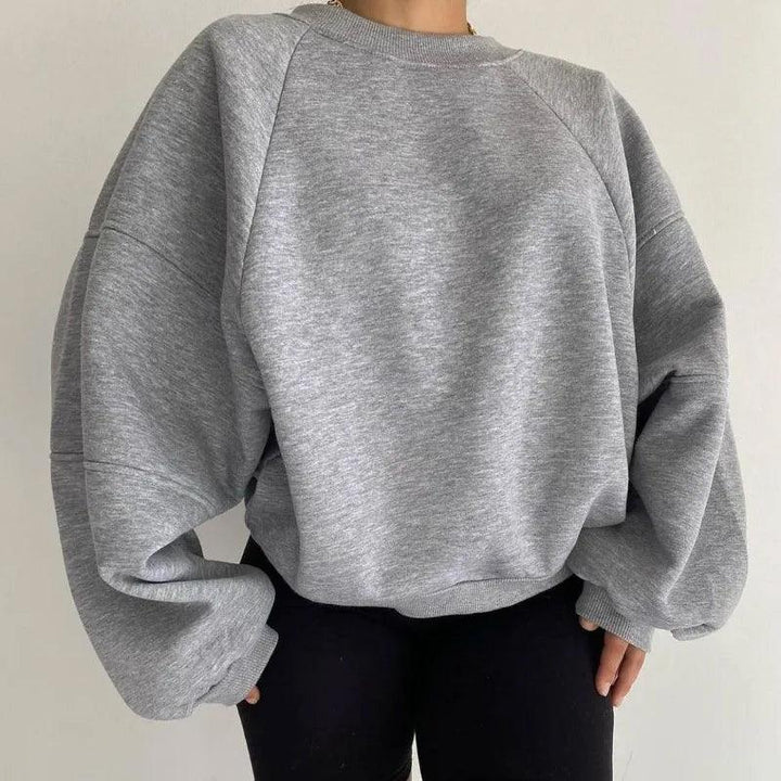 Bekväm dam oversized sweatshirt i avslappnad modell, idealisk för alla tillfällen. Trendig med långa ärmar och rund hals.