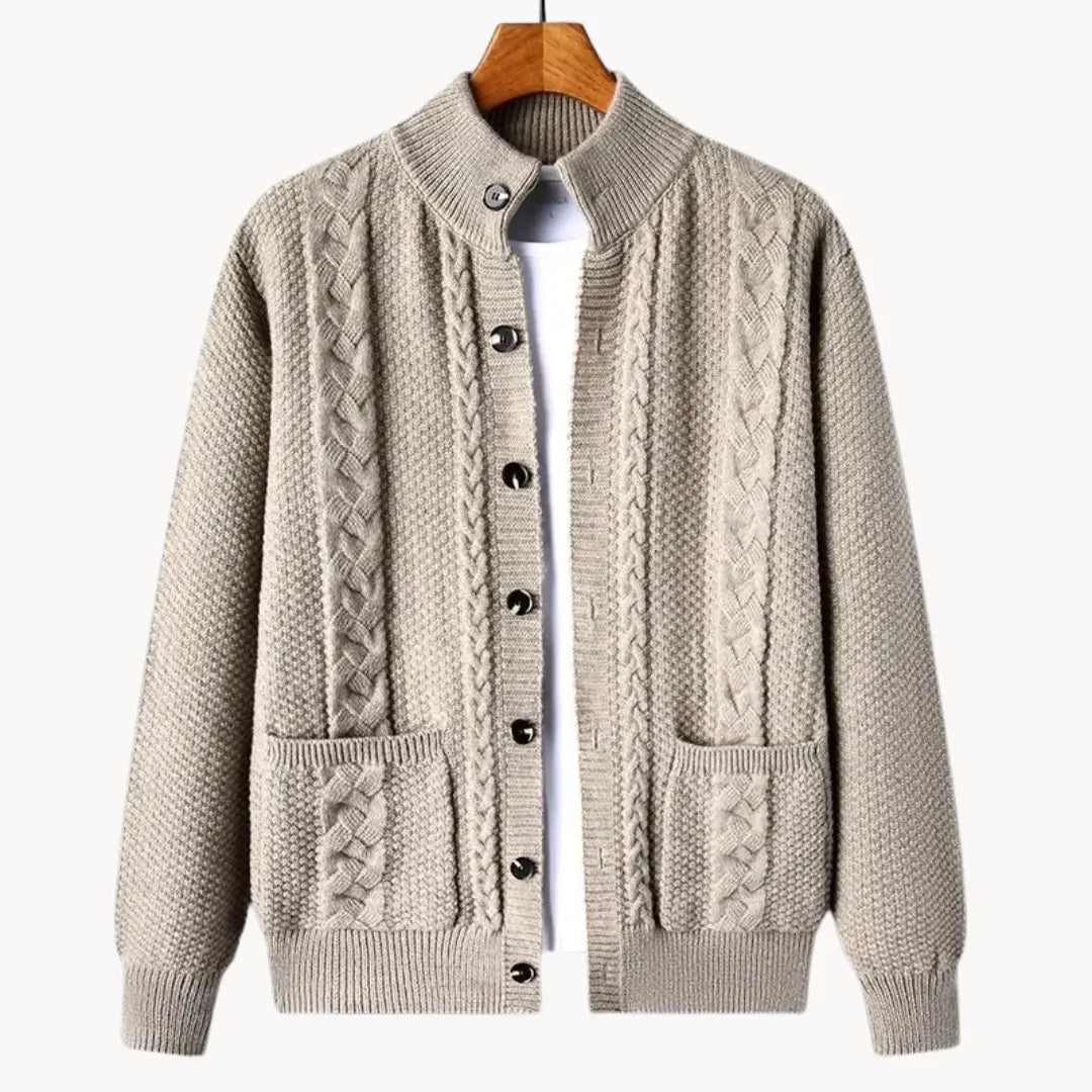 Elegant långärmad stickad damtröja med trendig, avslappnad passform för en stilren vardagslook.