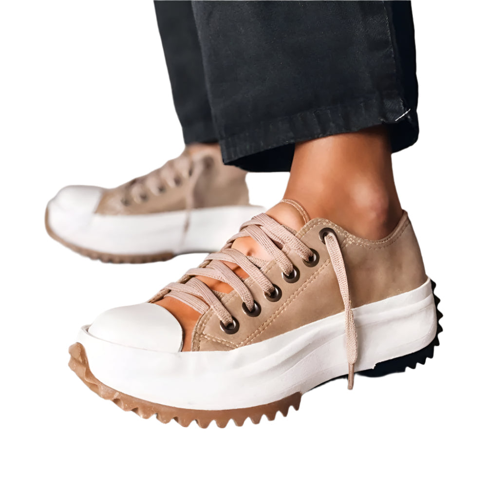 Trendiga dam plattformssneakers i brun, vit, svart. Bekväma vardagsskor med stötdämpning för stilfull komfort.