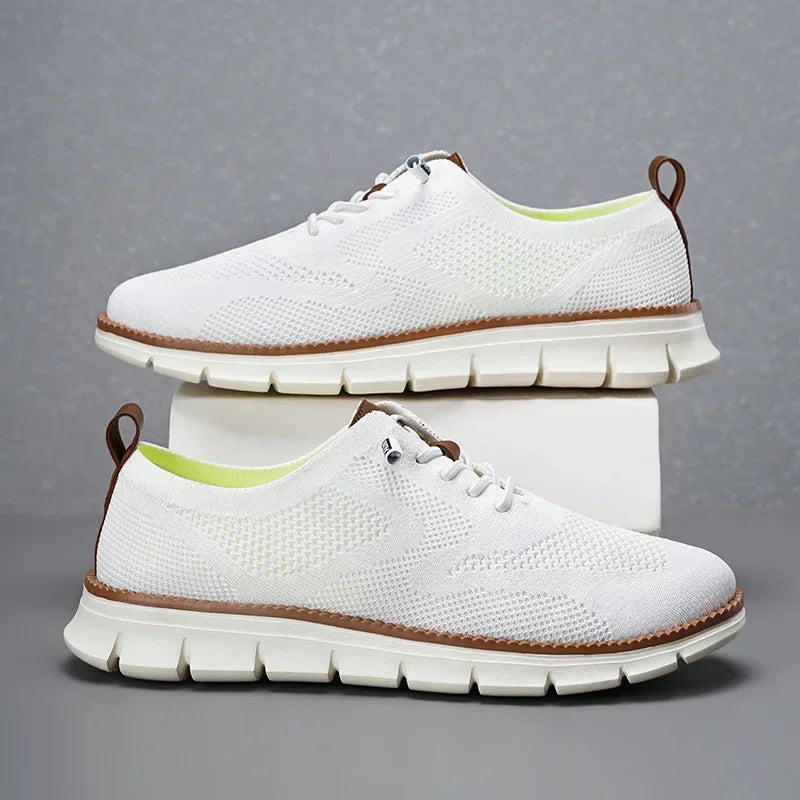 Mörkblå herr sneakers med modern design. Stiliga fritidsskor med fokus på komfort.