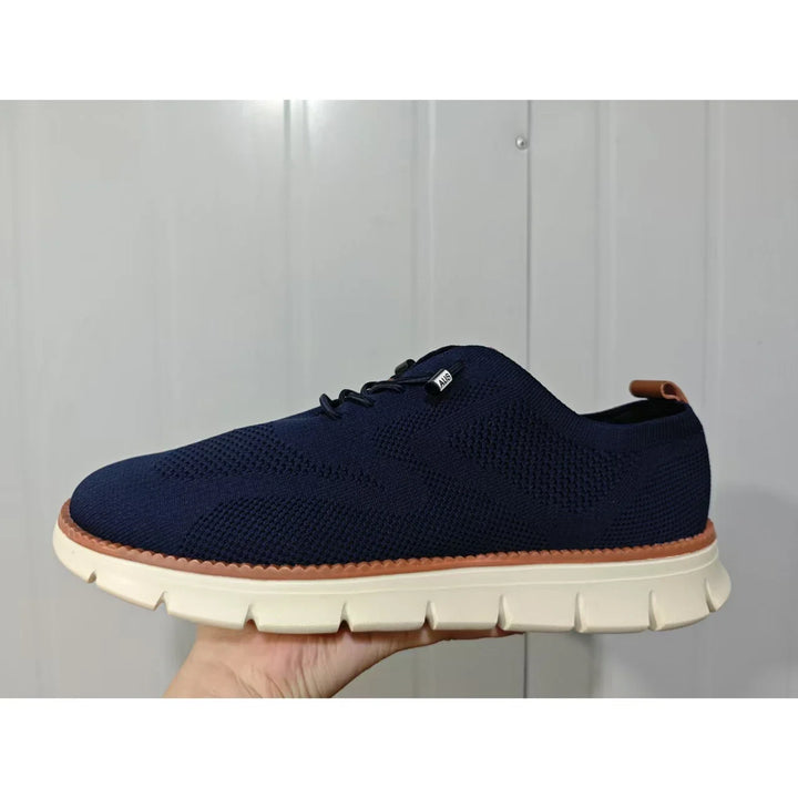 Komfortabla herr sneakers i trendig design. Perfekta vardagsskor för en aktiv och stilmedveten man.