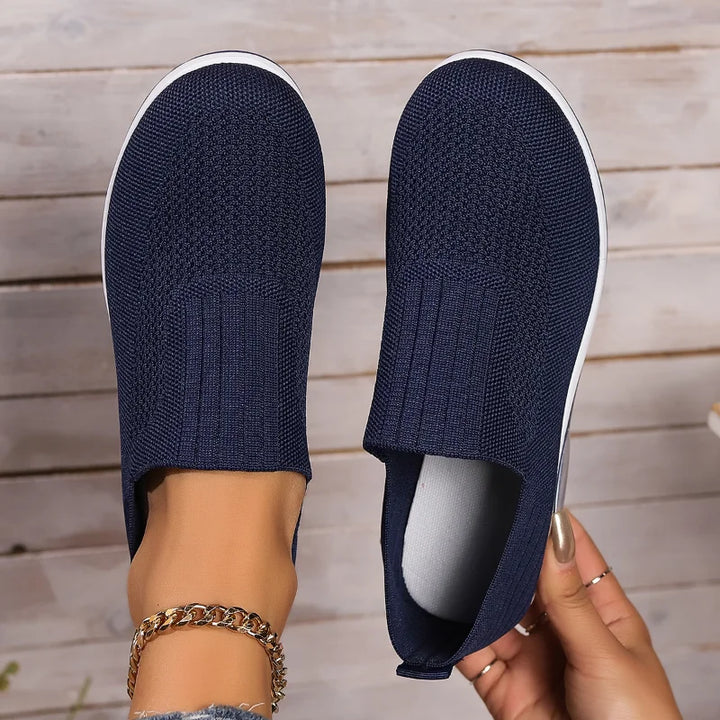 Snygga och bekväma kvinnors platåsneakers, perfekta som vardagsskor med luftkudde och halkfri sula.