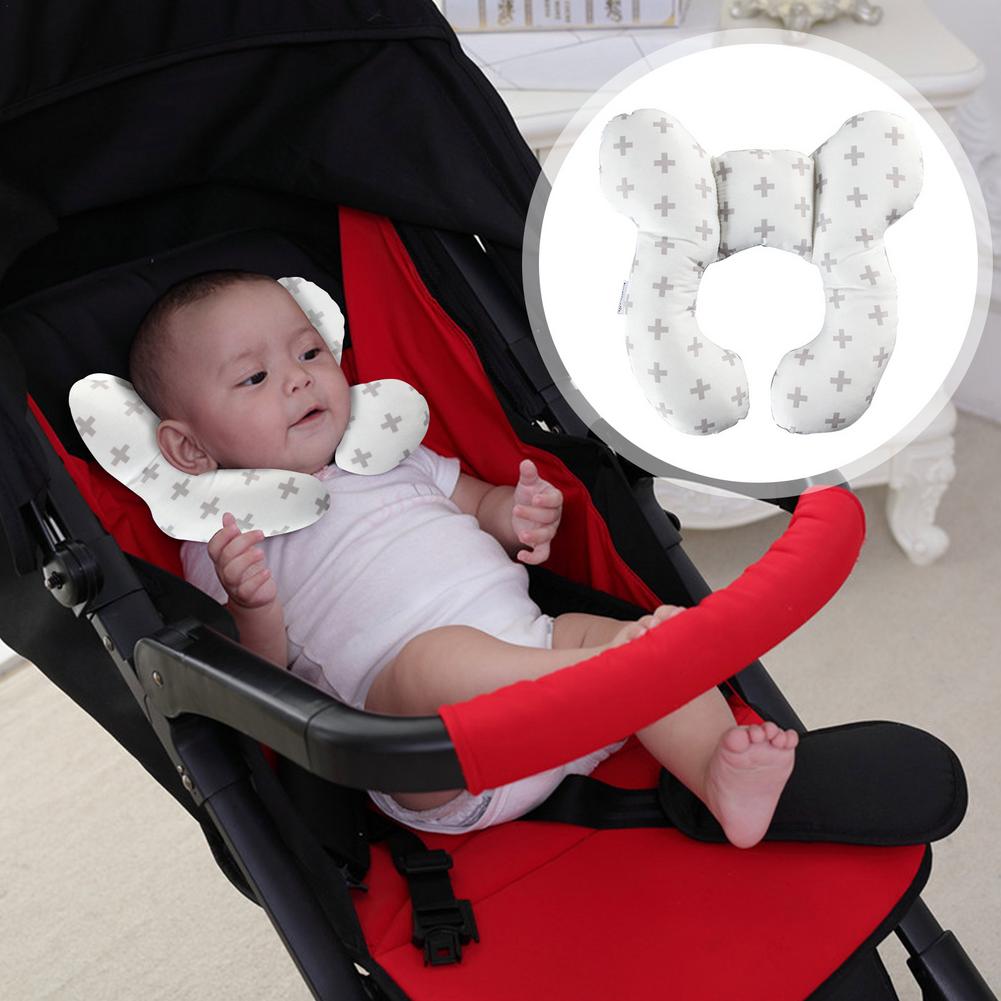 U-formad baby resekudde som ger optimal nackstöd och komfort för spädbarn under bilresor