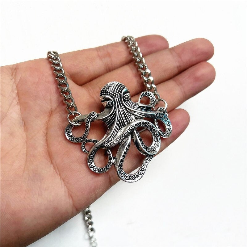 Unikt bläckfisk chokerhalsband för kvinnor, mystiskt havsinspirerat smycke med elegant djurtema.