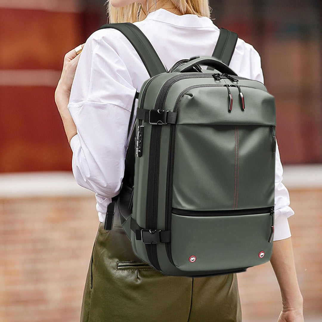 Expanderbar 60L ryggsäck för män/kvinnor. Rymlig resväska med smarta fack och laptopskydd.
