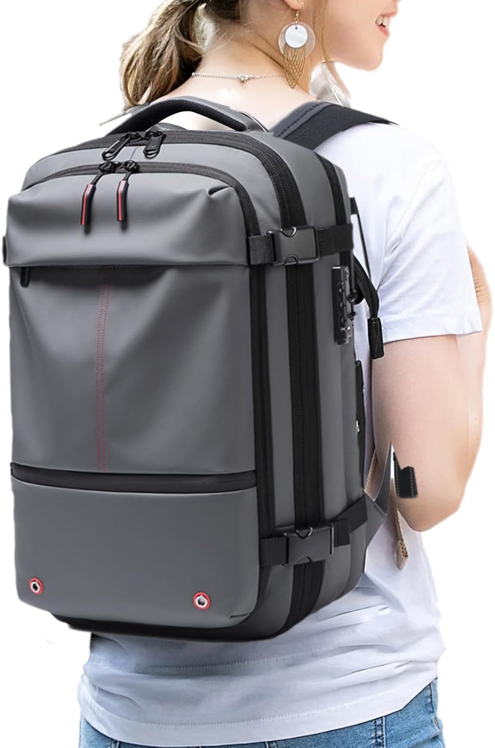 Vattentät 60L ryggsäck för pendlare. Säker laptopficka och expanderbar design för daglig användning.