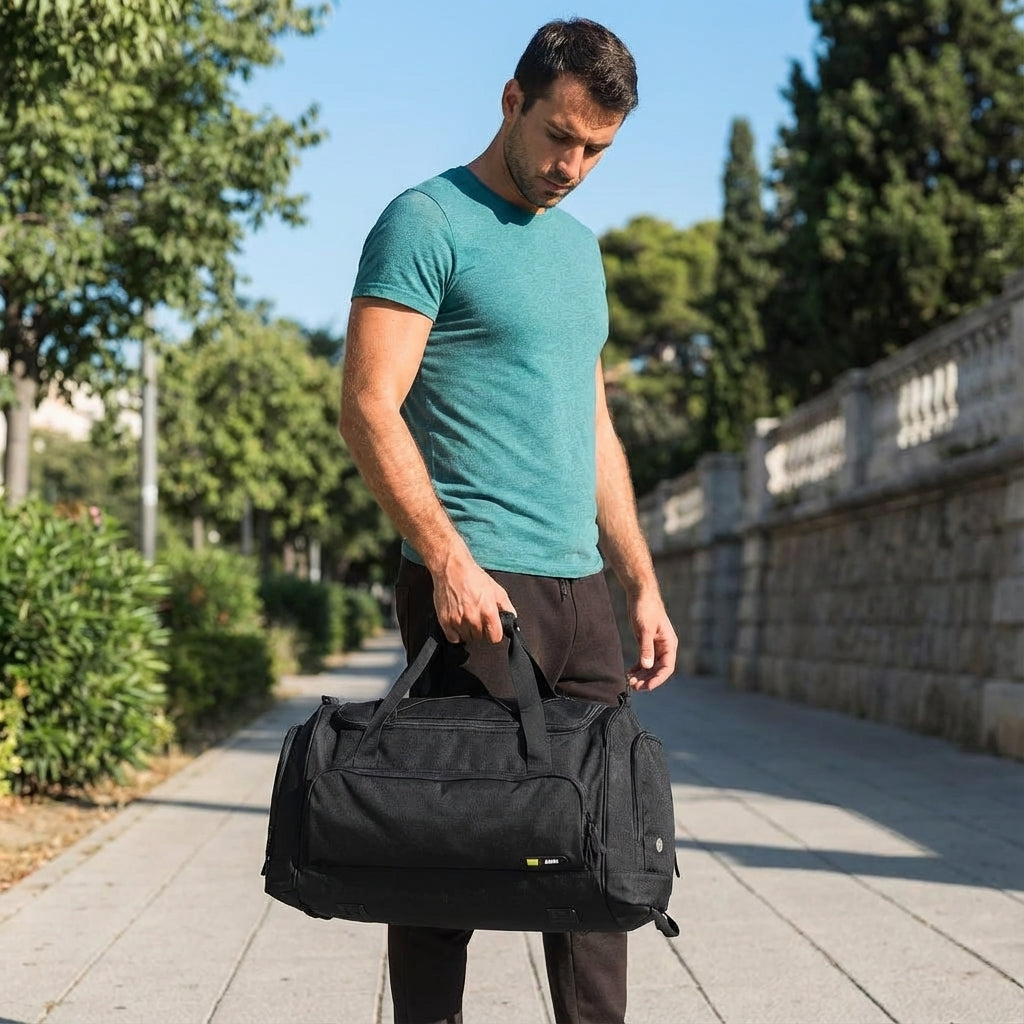 Unisex 60L reseduffelväska med skofack, perfekt för weekendresor & vattentålig packning. TravelPort.