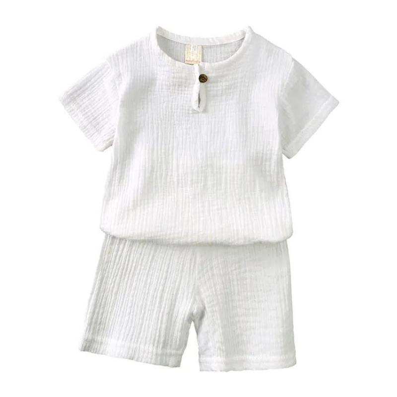 Unisex sommarset med en kortärmad andningsbar t-shirt och matchande shorts för barnmode.