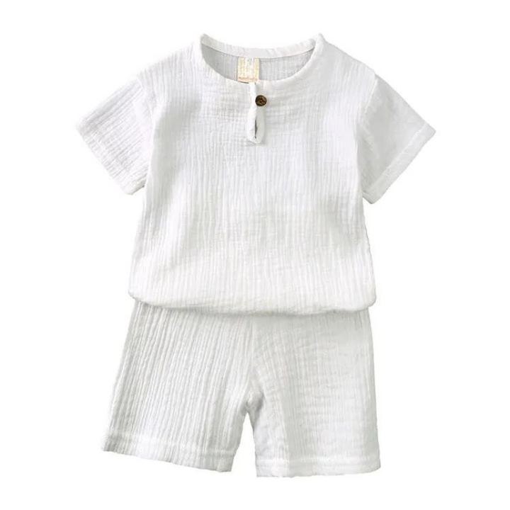 Unisex sommarset med en kortärmad andningsbar t-shirt och matchande shorts för barnmode.