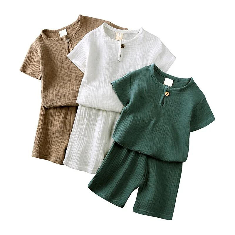 Hängande unisex sommarkläder: ett andningsbart t-shirt & shorts set perfekt för aktiva barn.