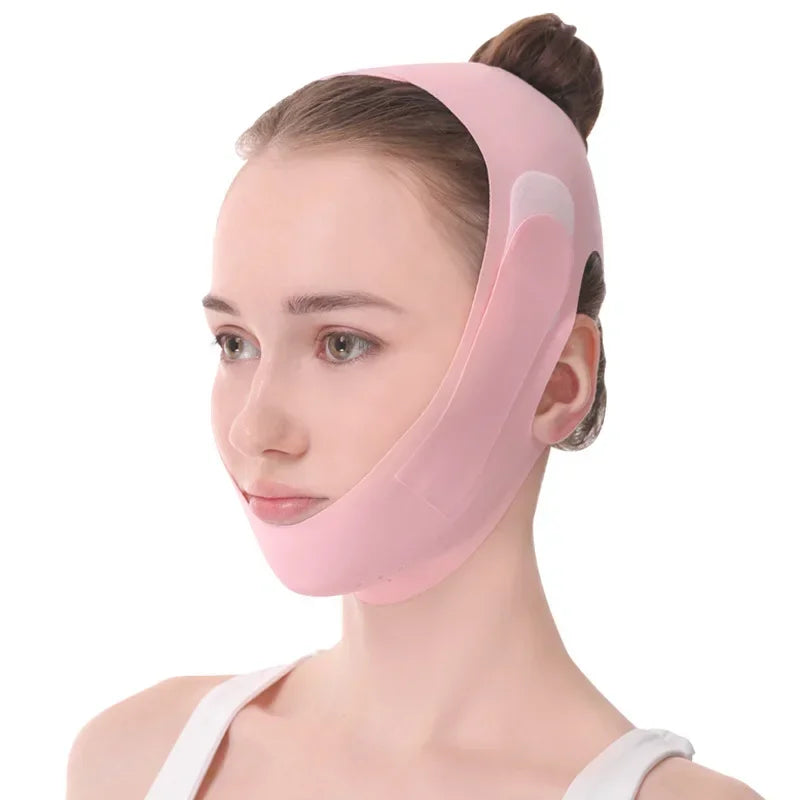 Grön unisex ansiktsmask som konturerar käklinjen. Komfortabel V-linjemask för ansiktsvård och definierad profil.