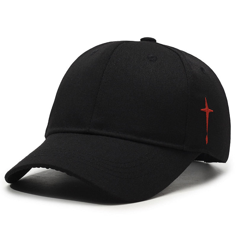 Unisex baseballkeps i cross stil. Sidovy visar justerbar passform, perfekt för solskydd och vardag.