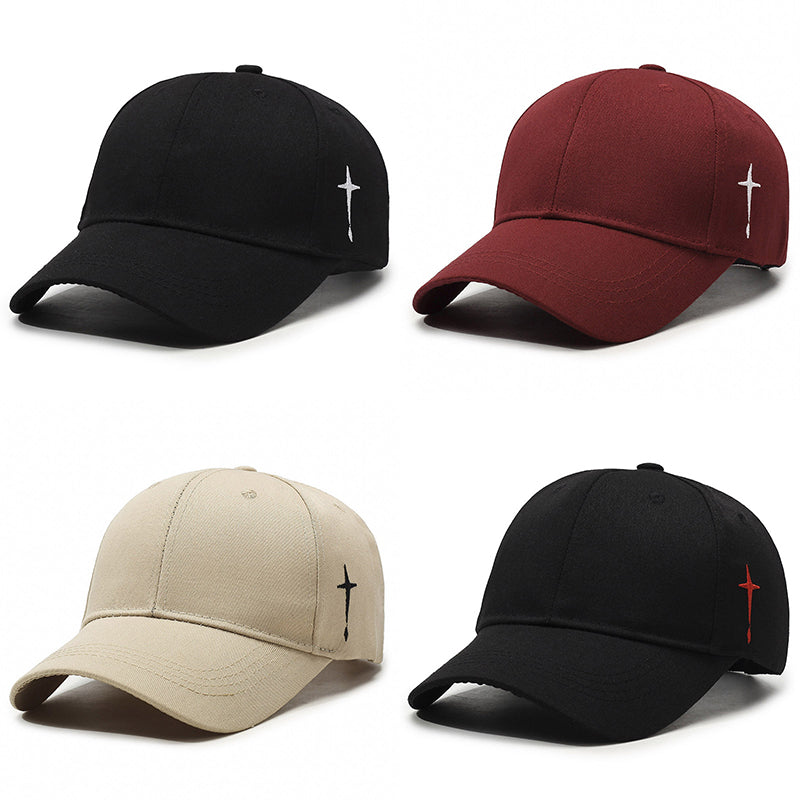 Baksidan av en unisex baseballkeps med justerbar spänne. Bekväm huvudbonad för alla huvudstorlekar.