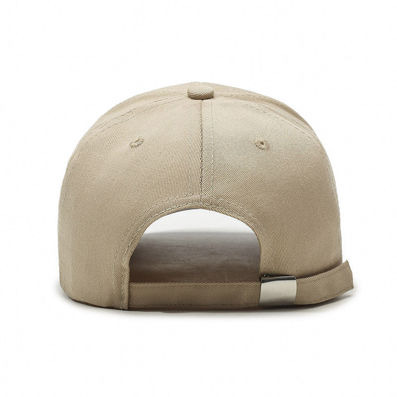 Robust unisex baseballkeps med cross design. Justerbar passform garanterar komfort och effektivt solskydd.