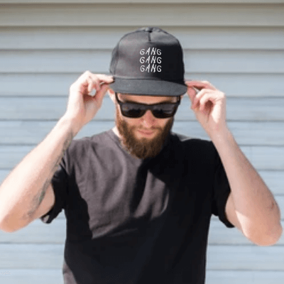 Hållbar unisex bomullskeps, justerbar baseballmodell. Ger bra solskydd för både män och kvinnor.