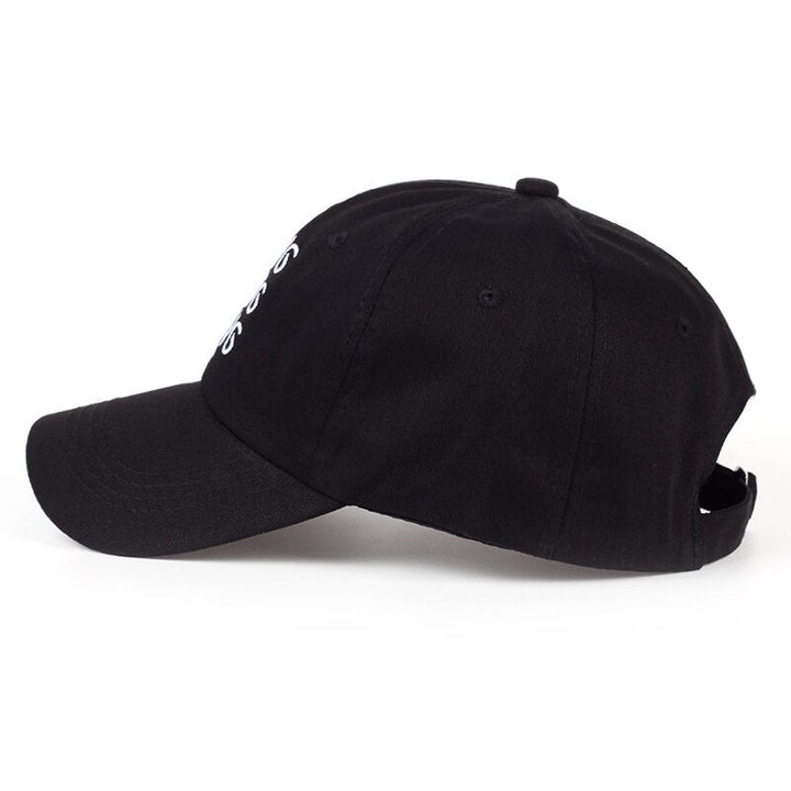 Sportig unisex baseballkeps i bomull med justerbar passform. Idealiskt solskydd för aktiva dagar.