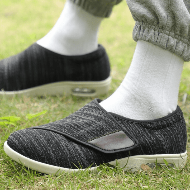 Ergonomiska unisex diabetikerskor med rymlig tåbox. Perfekta för svullna och känsliga fötter.