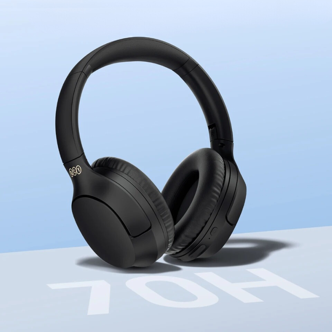 Ergonomiska overear hörlurar med lång batteritid och Bluetooth. Upplev tystnad och djup bas var du än är.