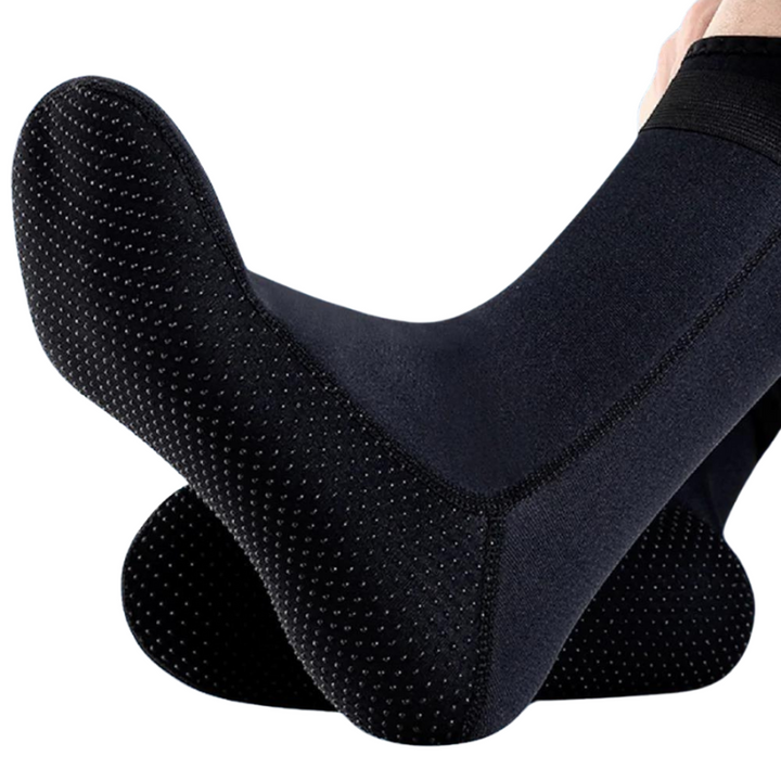 Halkfria vattensockor för dykning och simning, ger utmärkt fotfäste och komfort i alla vattenmiljöer.