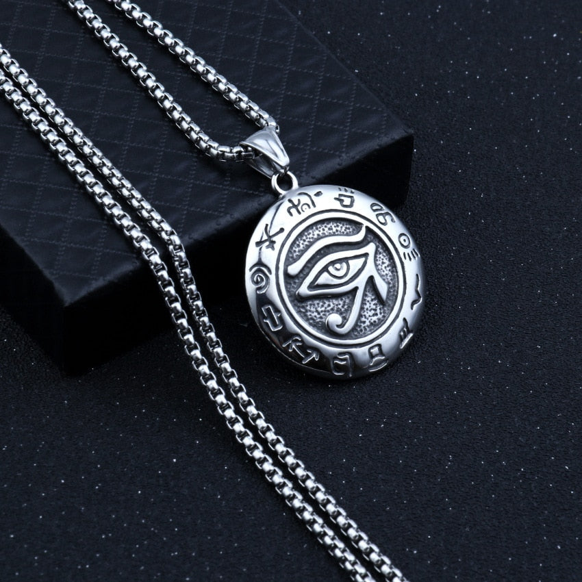 Unisex Horus öga halsband i stål, en unik och meningsfull gåva med egyptisk mystik.