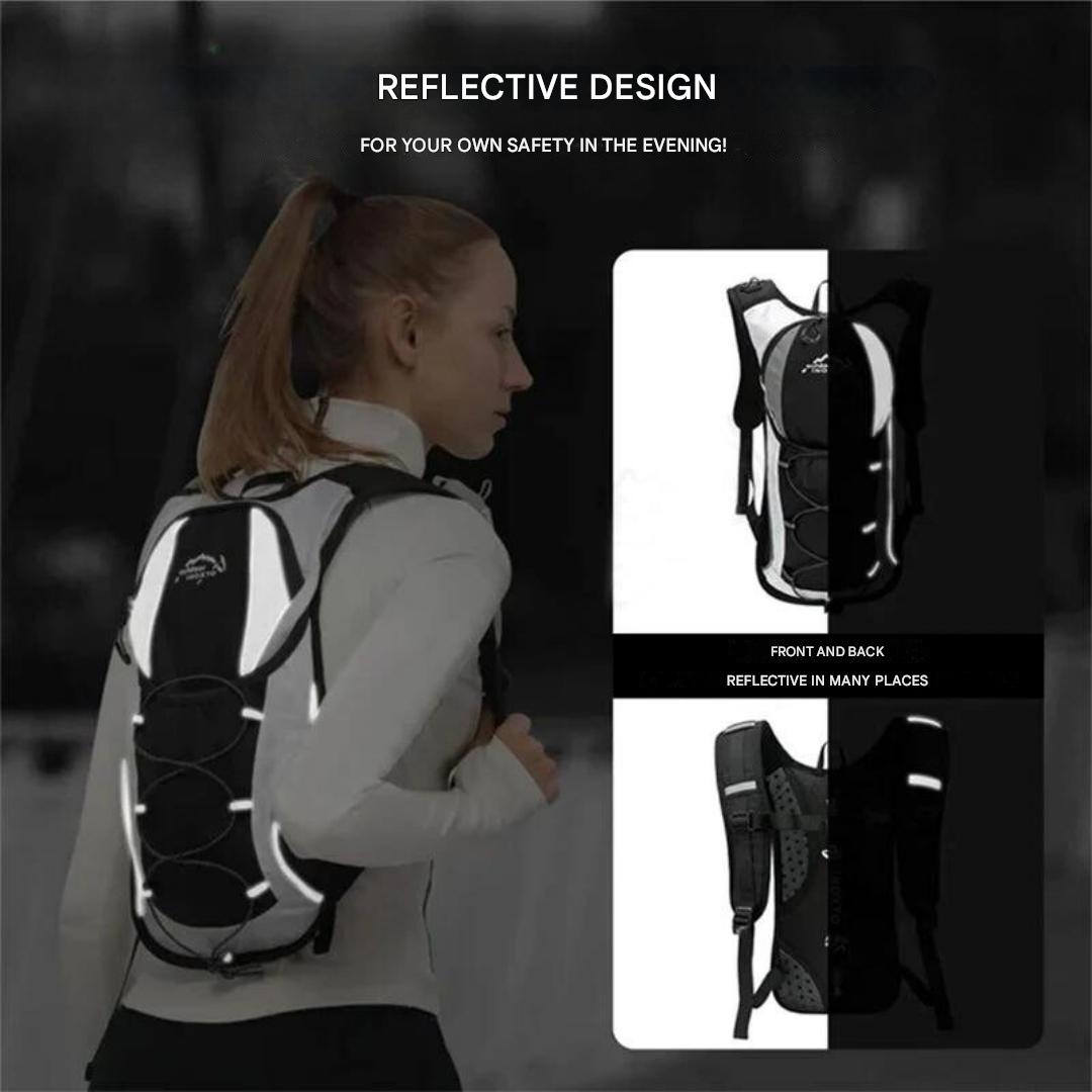 Unisex ryggsäck i polyester/nylon, lätt och med vattenbehållare för sportbruk.