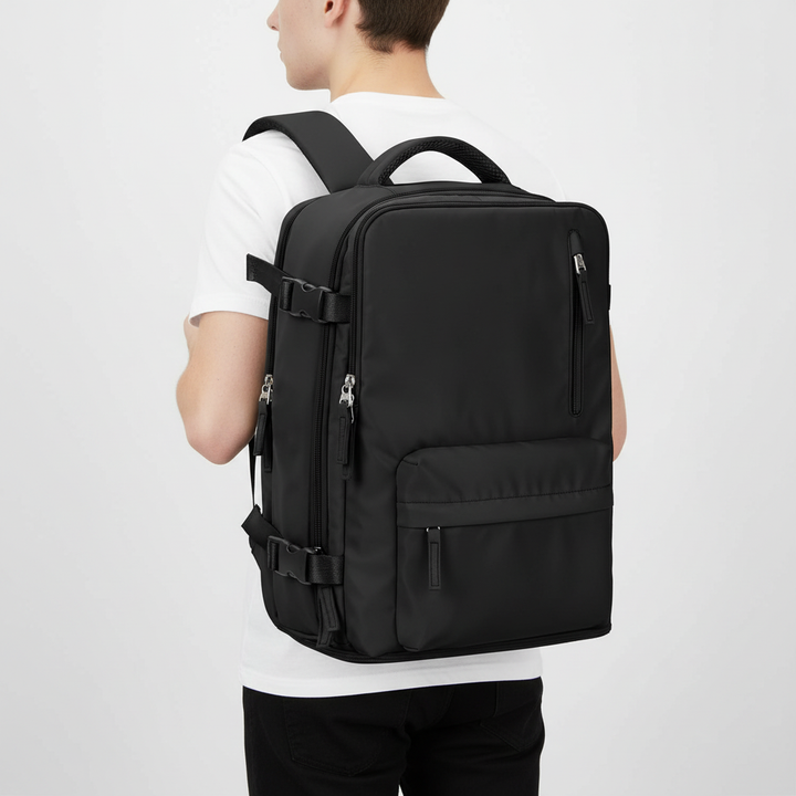 Svart arbetsväska med plats för laptop och dokument. Många fack för smart förvaring.