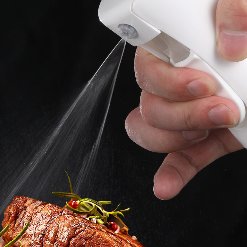 Praktisk 300ml sprayflaska för olja, vinäger eller vatten – ett måste för köket.