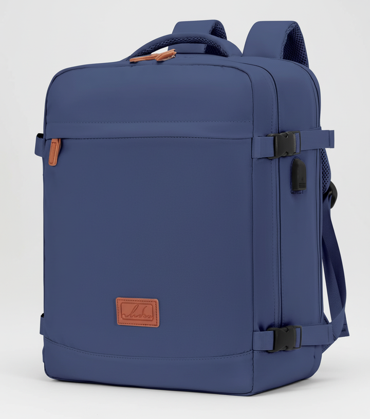 Kompakt och slitstark reseryggsäck, godkänd som handbagage. Med smarta lösningar för modern resenär.