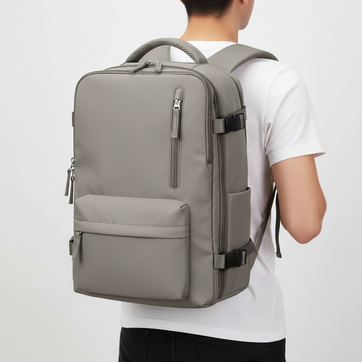 PackMax rullväska/ryggsäck underlättar din resa. Bekvämt handbagage med smarta fack för organiserad packning.