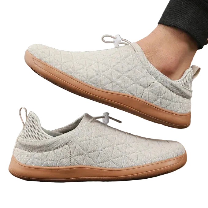 Unisex slip-on komfortskor med elegant quiltad design för vardagsbruk. Lätta och andningsbara.
